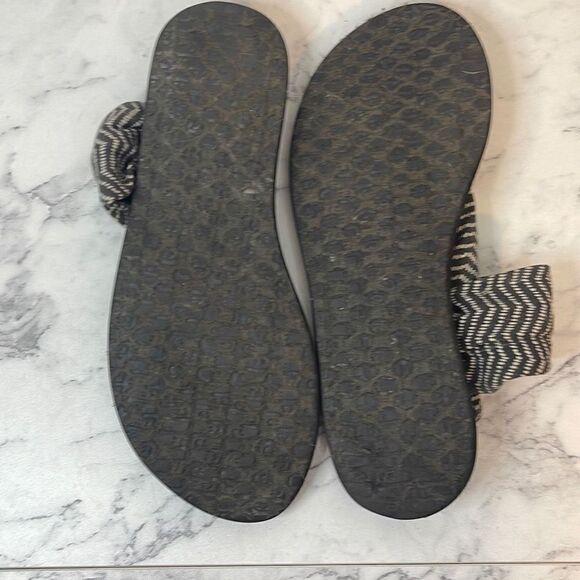 Sanuk Yoga Slings Sandals 9 - Picture 6 of 6